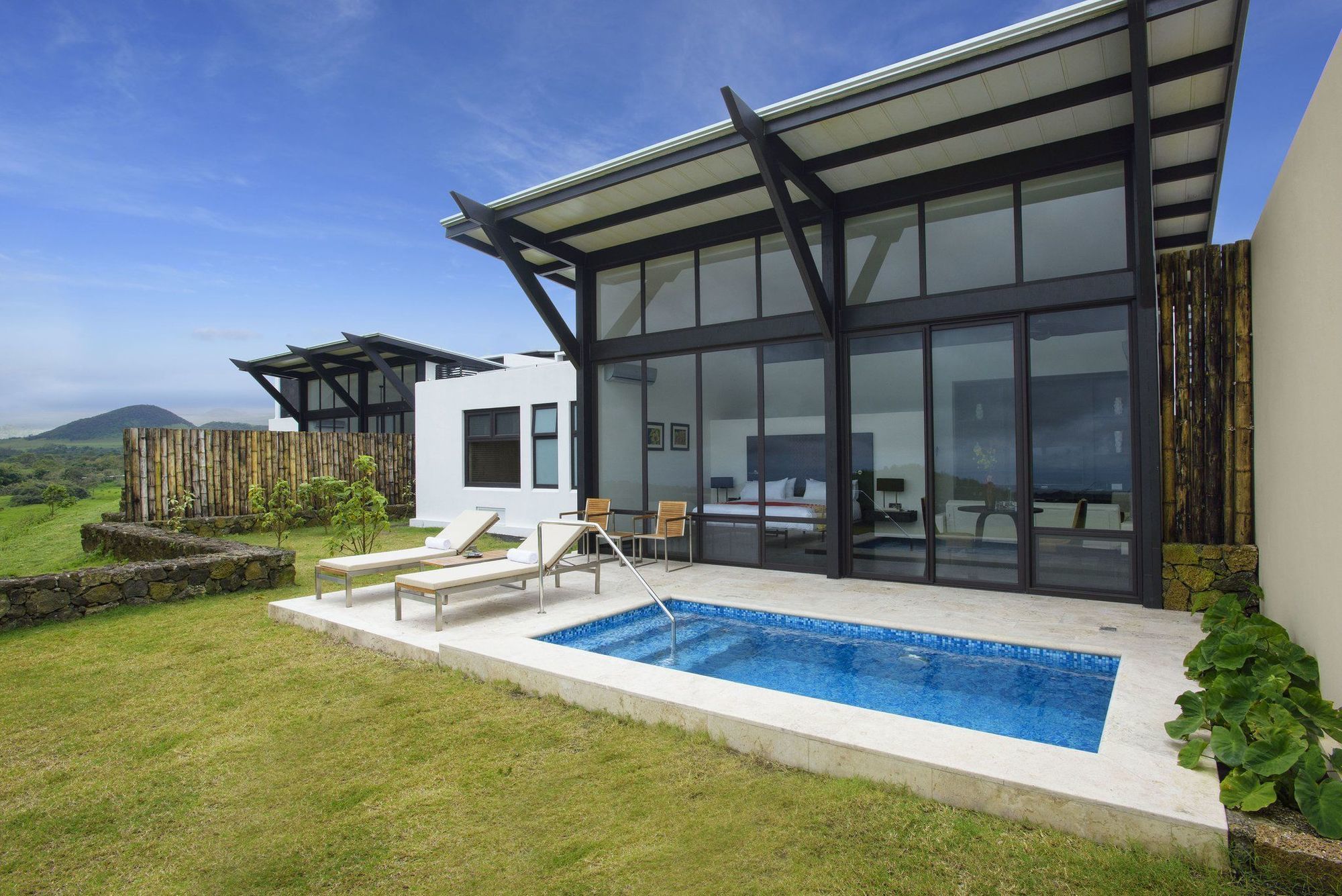Pikaia Lodge Santa Cruz Island Екстер'єр фото