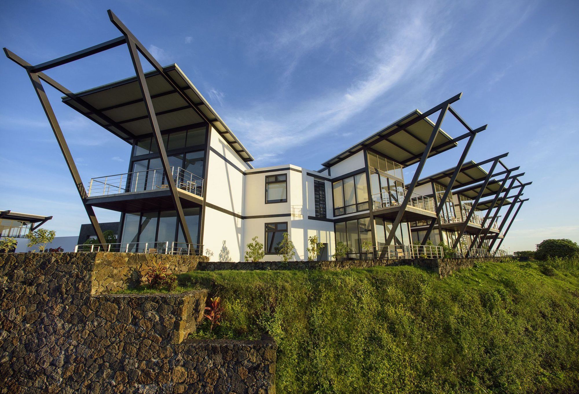 Pikaia Lodge Santa Cruz Island Екстер'єр фото